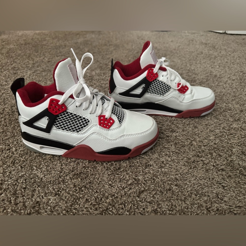 Air Jordan 4 Retro 'Fire Red'